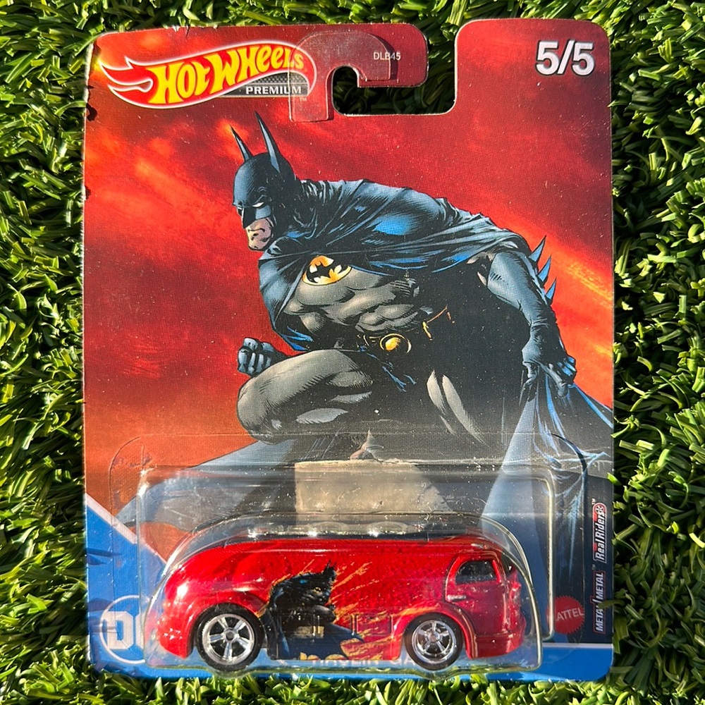 Hot Wheels Batman Figural Vehicle